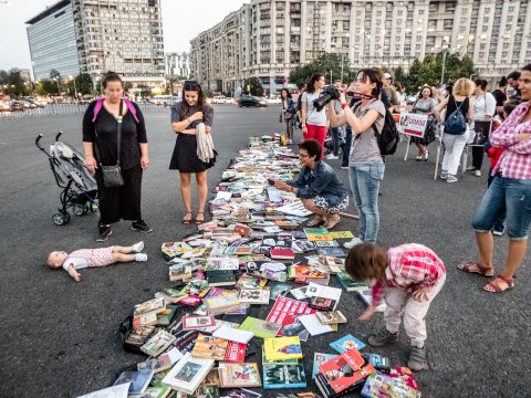 Protest „Biblioteca pentru Pop” - Piața Victoriei