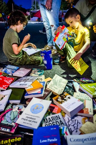 Protest „Biblioteca pentru Pop” - Piața Victoriei