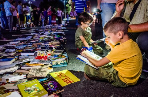 Protest „Biblioteca pentru Pop” - Piața Victoriei