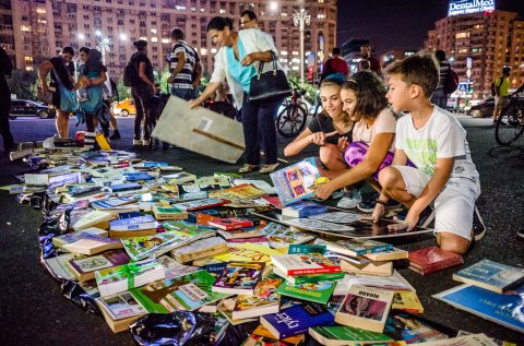 Protest „Biblioteca pentru Pop” - Piața Victoriei