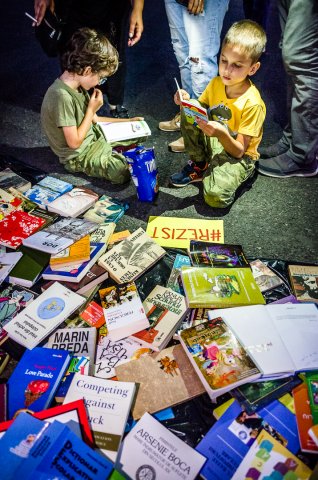 Protest „Biblioteca pentru Pop” - Piața Victoriei