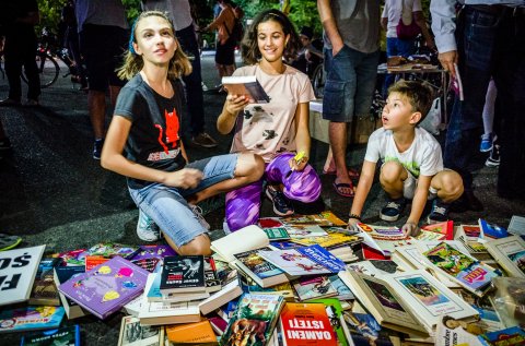 Protest „Biblioteca pentru Pop” - Piața Victoriei