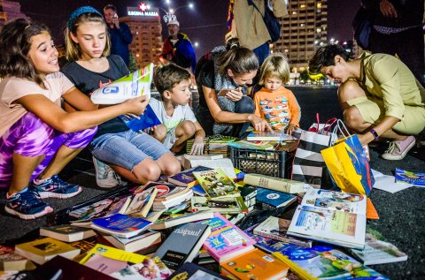 Protest „Biblioteca pentru Pop” - Piața Victoriei