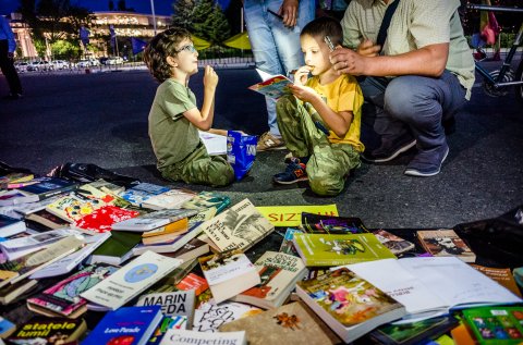 Protest „Biblioteca pentru Pop” - Piața Victoriei