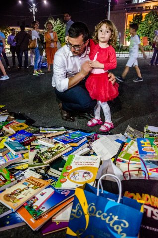 Protest „Biblioteca pentru Pop” - Piața Victoriei