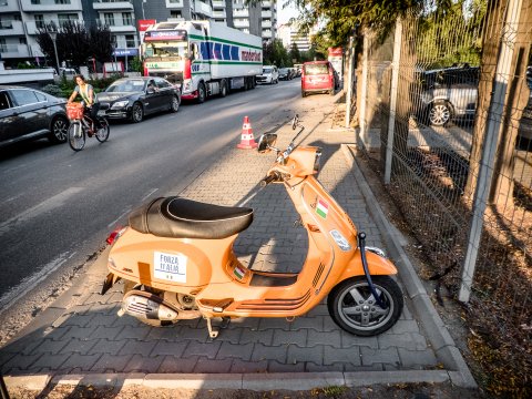 Scooter - Șoseaua Fabrica de Glucoză