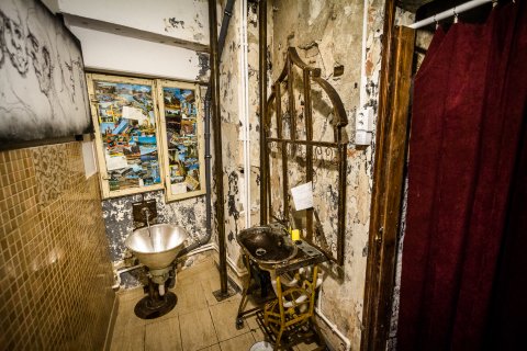 Toaleta - SBang - Noaptea Caselor 2017