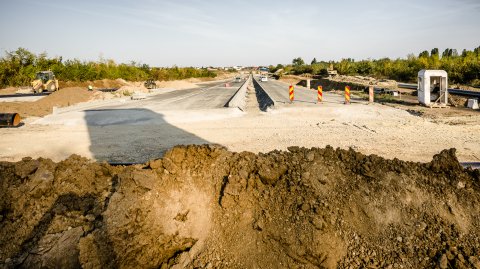 Șantier - Viitoarea autostradă - Strada Petricani