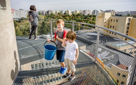 În turnul de artă - Uriași de Pantelimon - Make a Point - Șoseaua Morarilor - Postăvăria Română