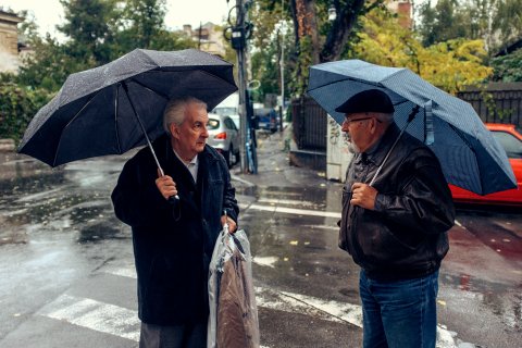 Domnul ministru Nicolae St Noica si Cristian Popescu, fotograf al demolarii Bucurestiului