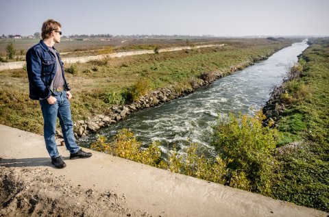 Dâmbovița în aval de București, vedere către Budești