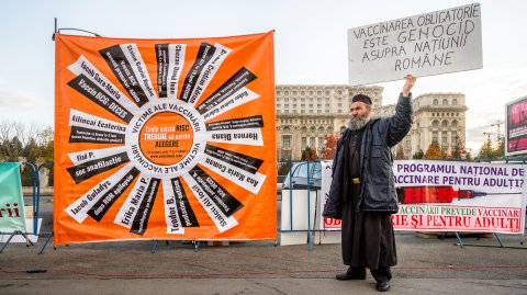 Protest împotriva vaccinării obligatorii - Parcul Izvor