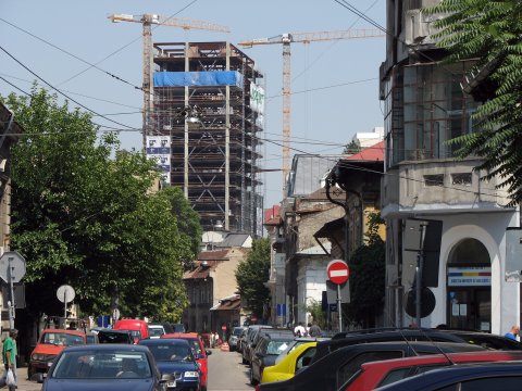 Str. General Berthelot cu Cathedral Plaza în construcție, 2007