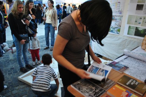 Noaptea cercetatorilor europeni 2016, stand Universitatea de Arhitectura si Urbanism 