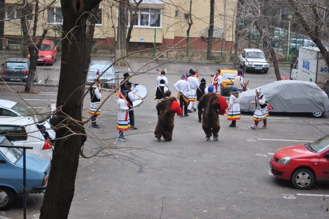 Obiceiuri de iarna la bloc