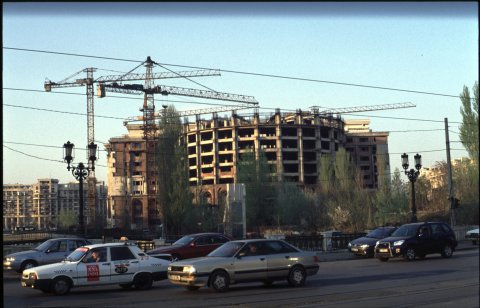 Biblioteca Națională în 2002 - Podul Mărășești