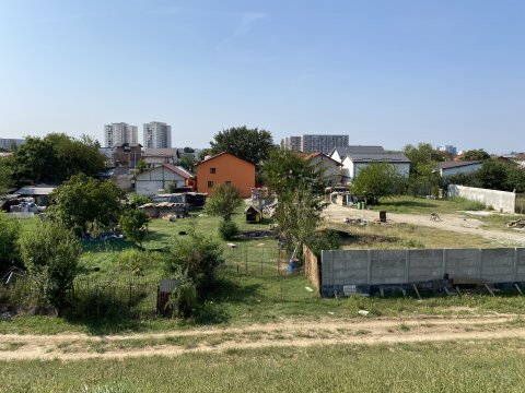 Parcul Teilor după inaugurare (Titanul Nou)