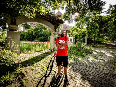 Cu bicicleta la Institutul de Cercetări Alimentare