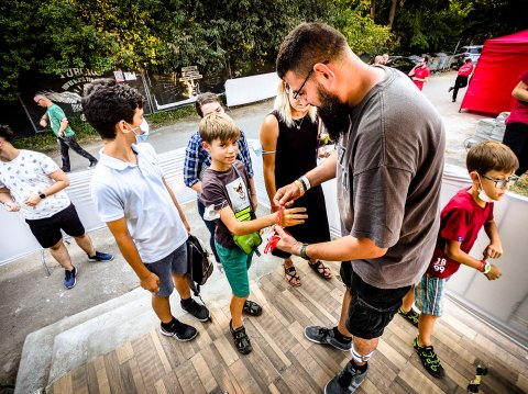 La acces - Festival Artmania în Quantic Pub - Șoseaua Grozăvești