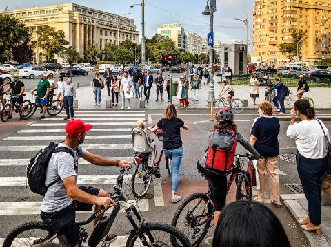 Trecere de pietoni - Piața Victoriei