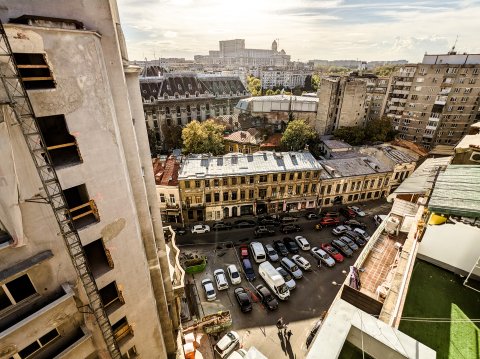 Spre Casa Poporului - Strada Eforie