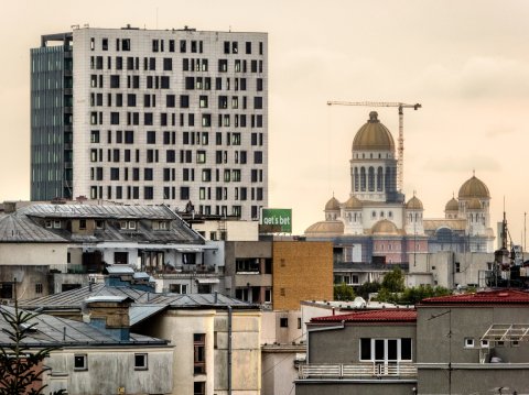 Vedere către Catedrala Mântuirii Neamului - Strada Căderea Bastiliei