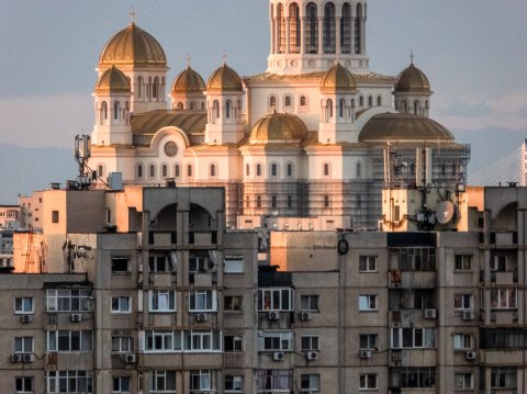 Vedere spre Catedrala Mântuirii Neamului - Șoseaua Olteniței