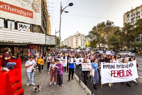 Protest pentru combaterea violenței împotriva femeilor - Bd. Magheru