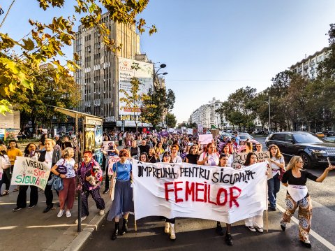 Protest pentru combaterea violenței împotriva femeilor - Bd. Magheru