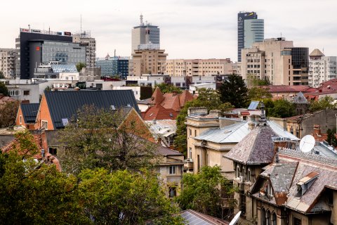 Vedere către Piața Victoriei - Strada Căderea Bastiliei