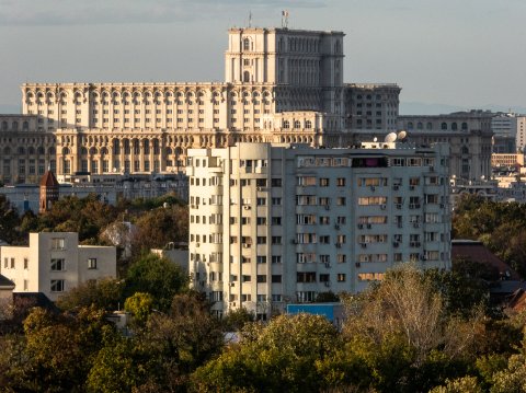 Vedere spre Casa Poporului - Șoseaua Olteniței