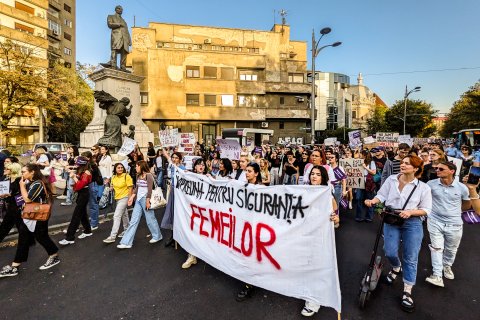 Protest pentru combaterea violenței împotriva femeilor - Bd. Lascăr Catargiu
