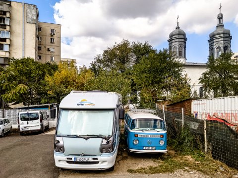 Camper vechi și nou - Strada Nerva Traian