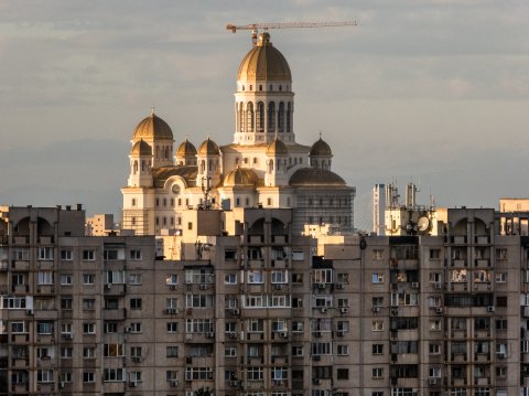 Vedere spre Catedrala Mântuirii Neamului - Șoseaua Olteniței