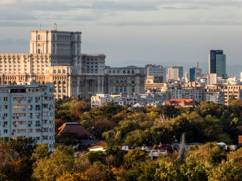 Vedere spre Casa Poporului - Șoseaua Olteniței