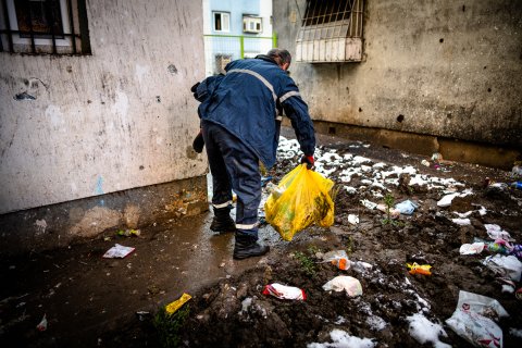 Salubrizare în Zăbrăuți